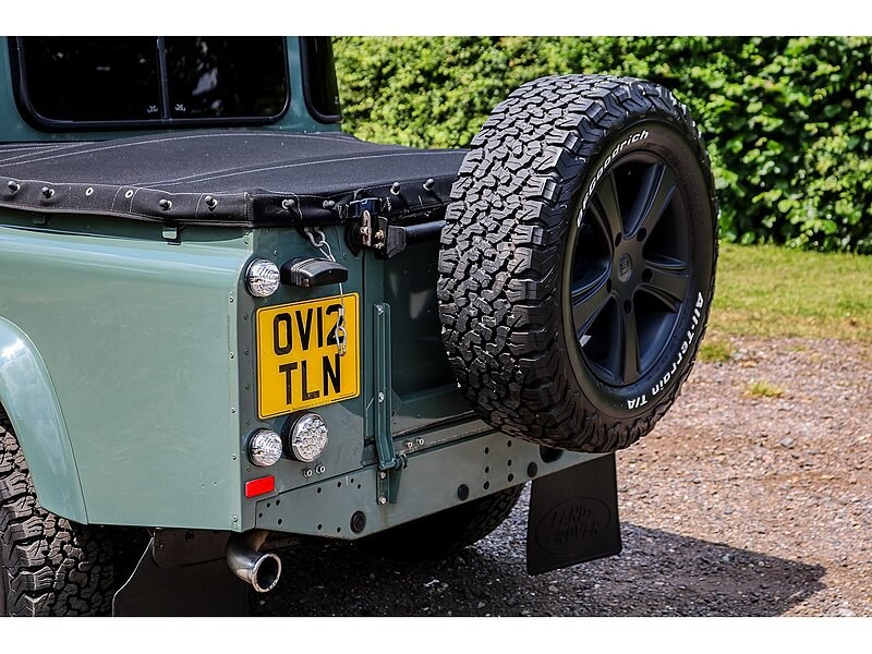 Land Rover Defender 110 Listing Image