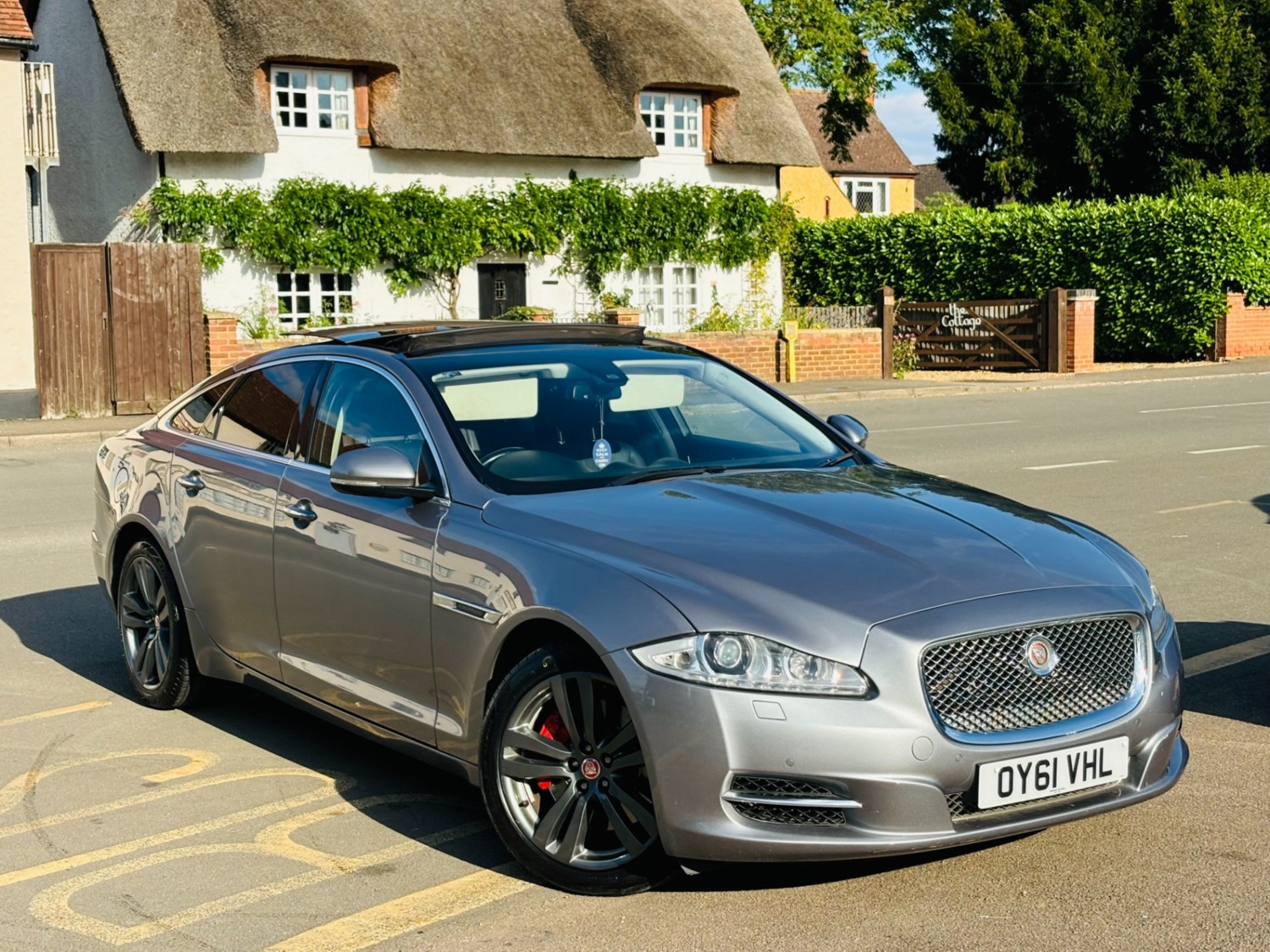 Jaguar XJ Listing Image