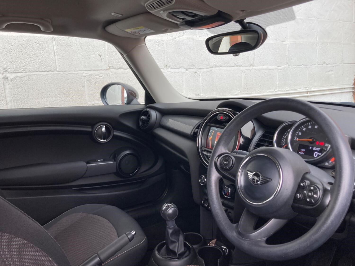 MINI Hatch Listing Image