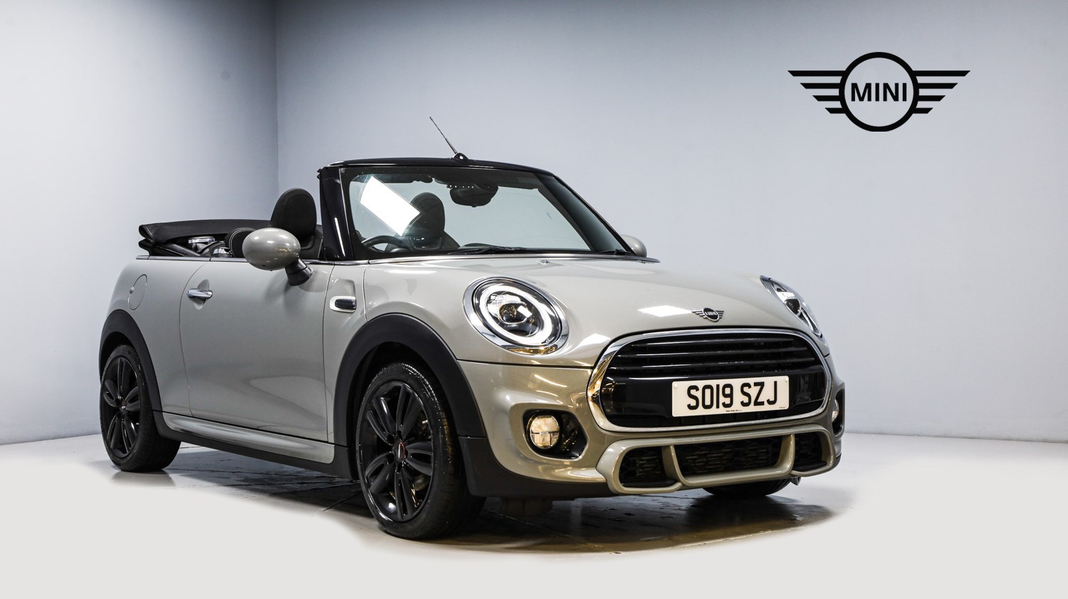 MINI Convertible Listing Image