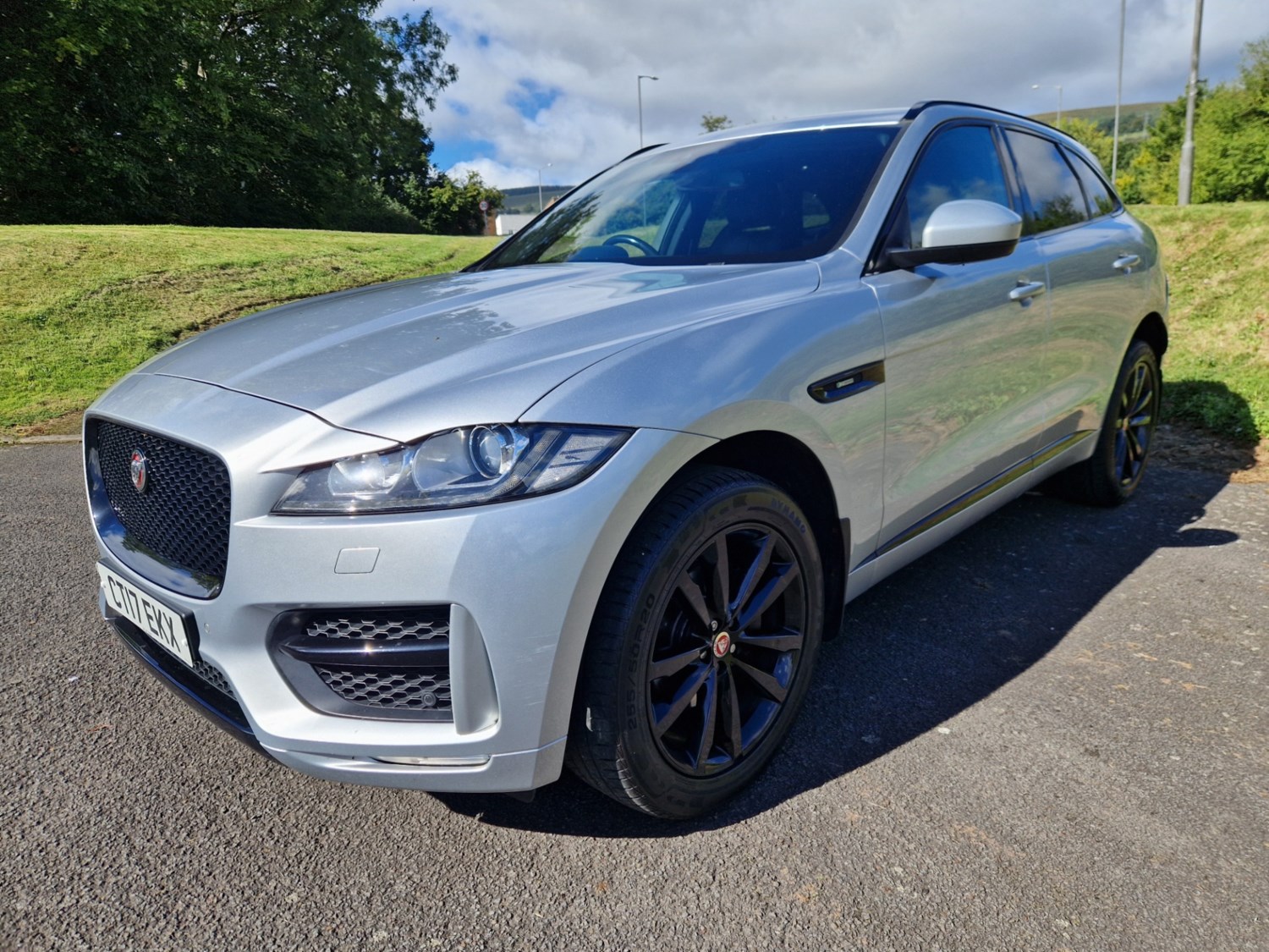 Jaguar F-PACE Listing Image