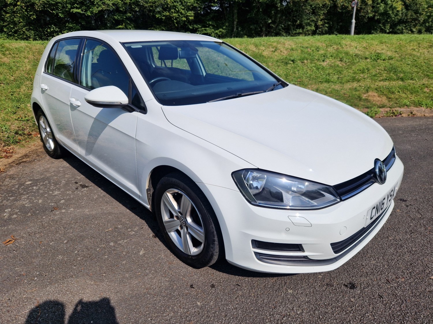 Volkswagen Golf Listing Image