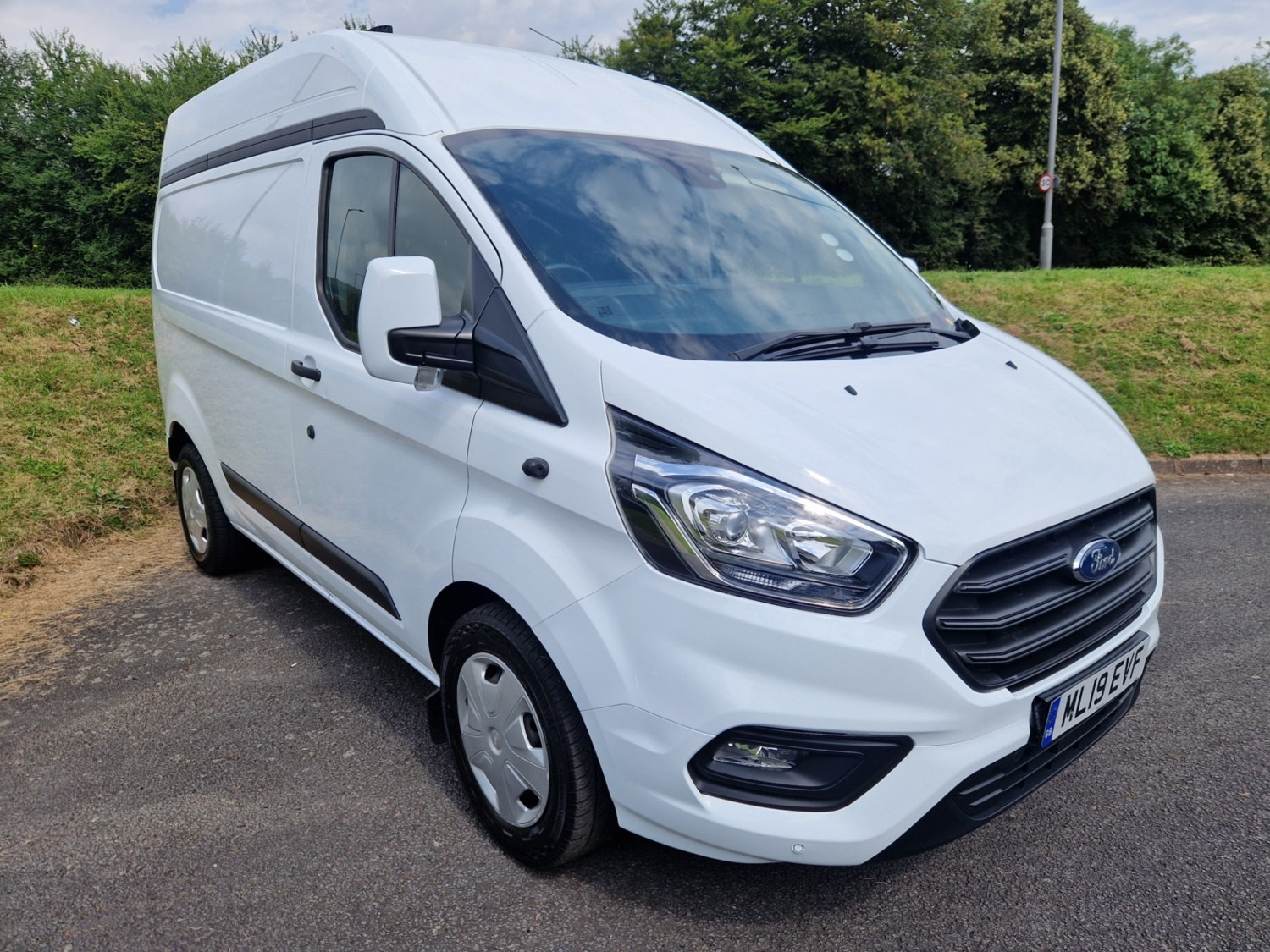 Ford Transit Custom Listing Image