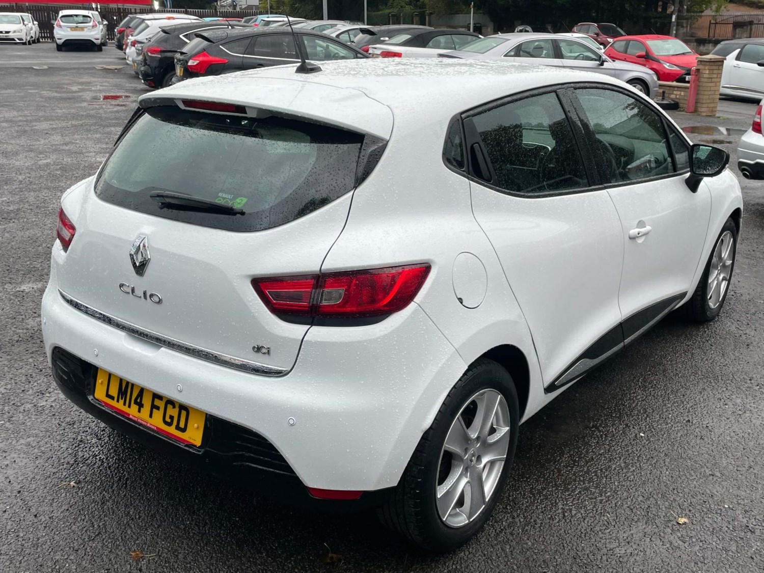 Renault Clio Listing Image