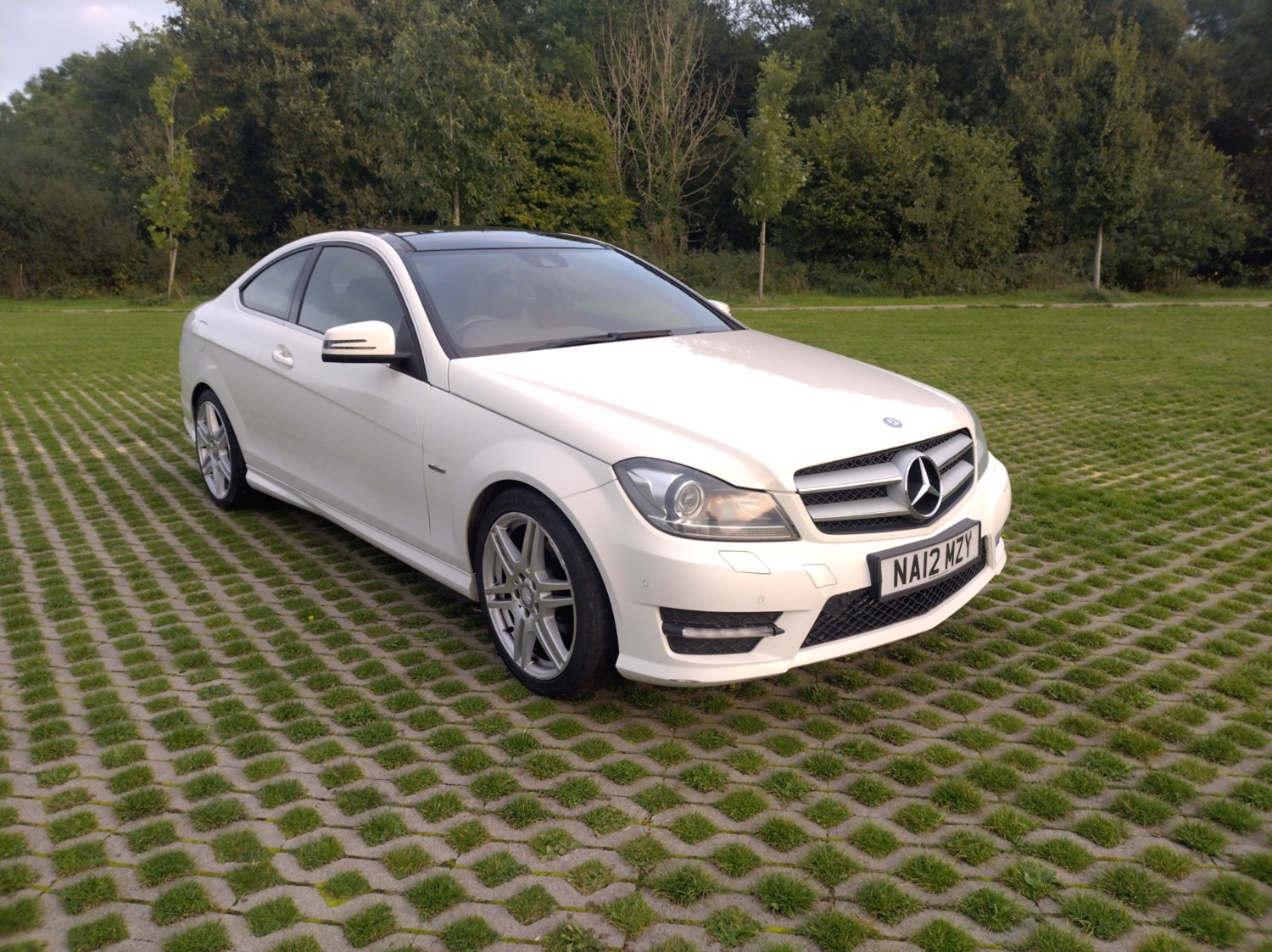 Mercedes-Benz C-Class Listing Image