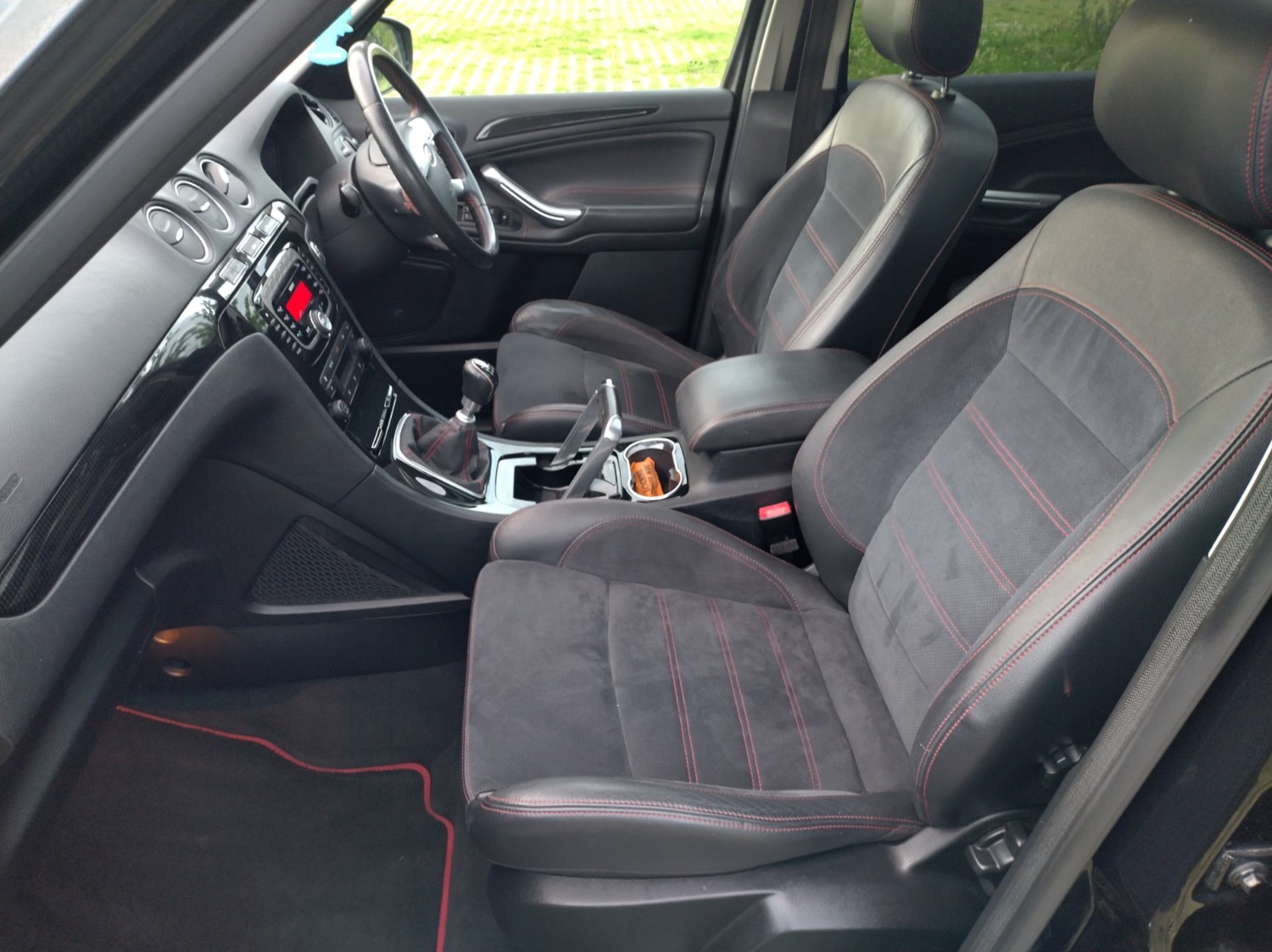 Ford S-Max Listing Image