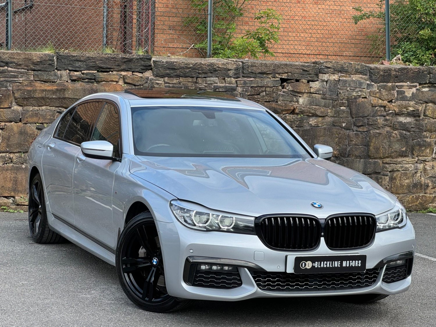 BMW 7 Series Listing Image