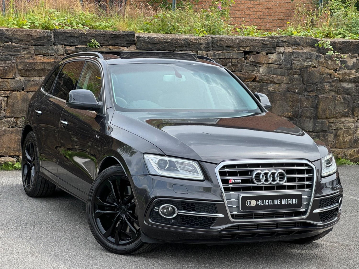 Audi SQ5 Listing Image