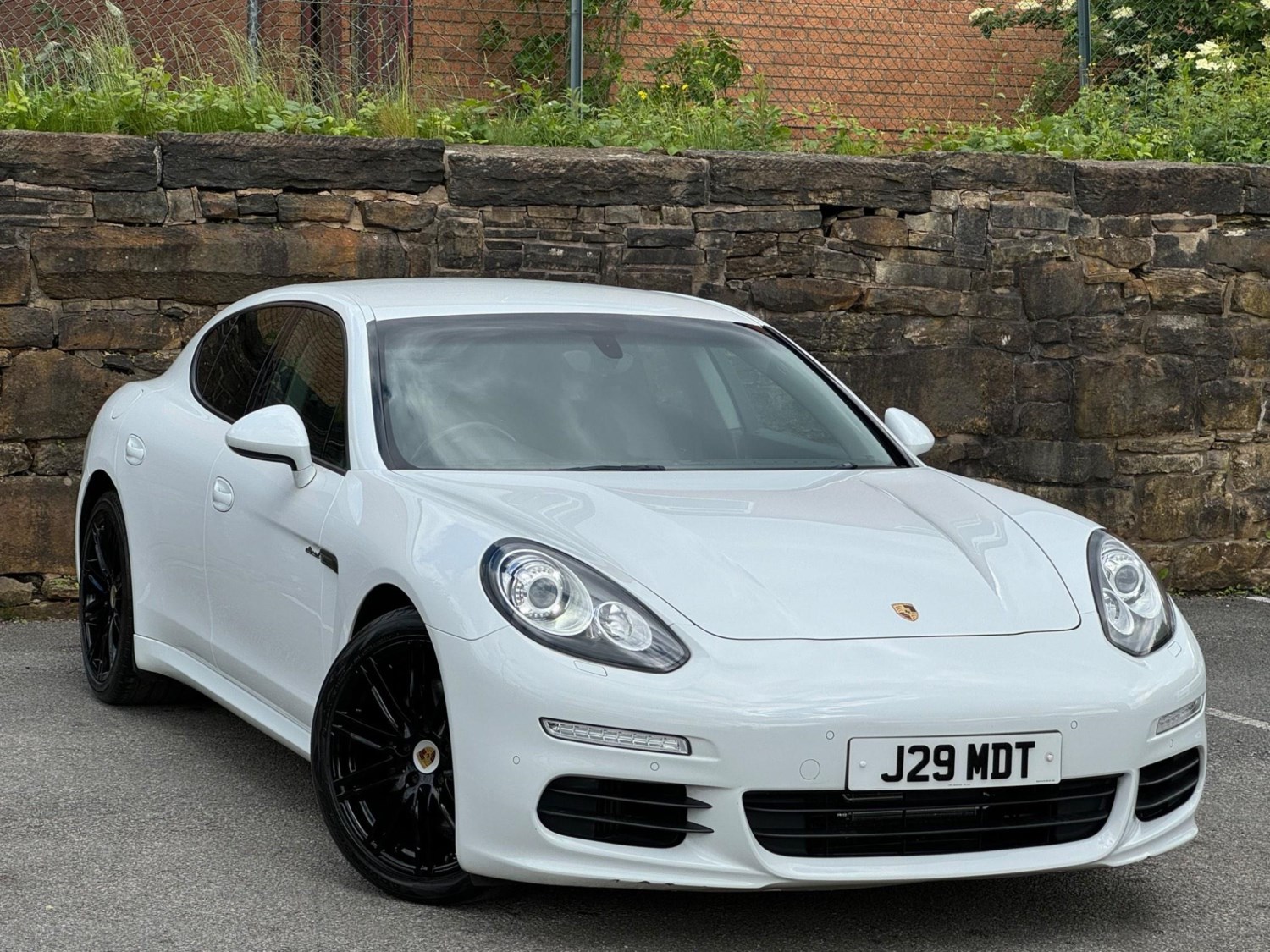 Porsche Panamera Listing Image