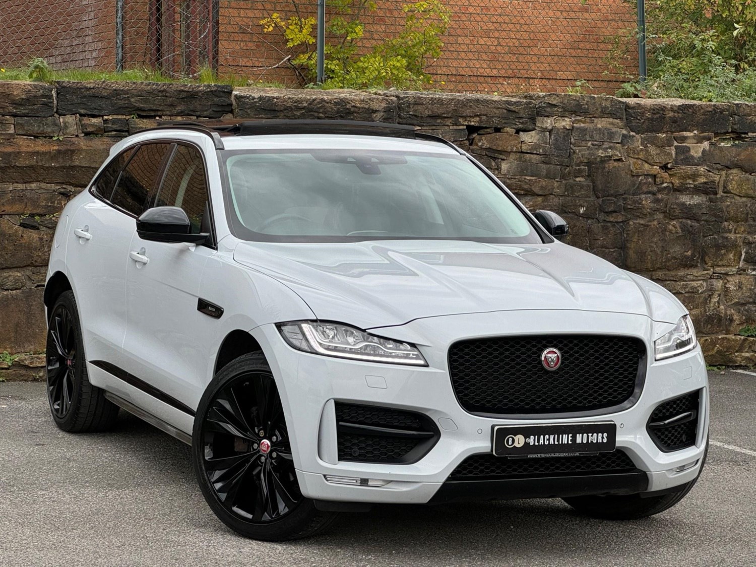 Jaguar F-PACE Listing Image