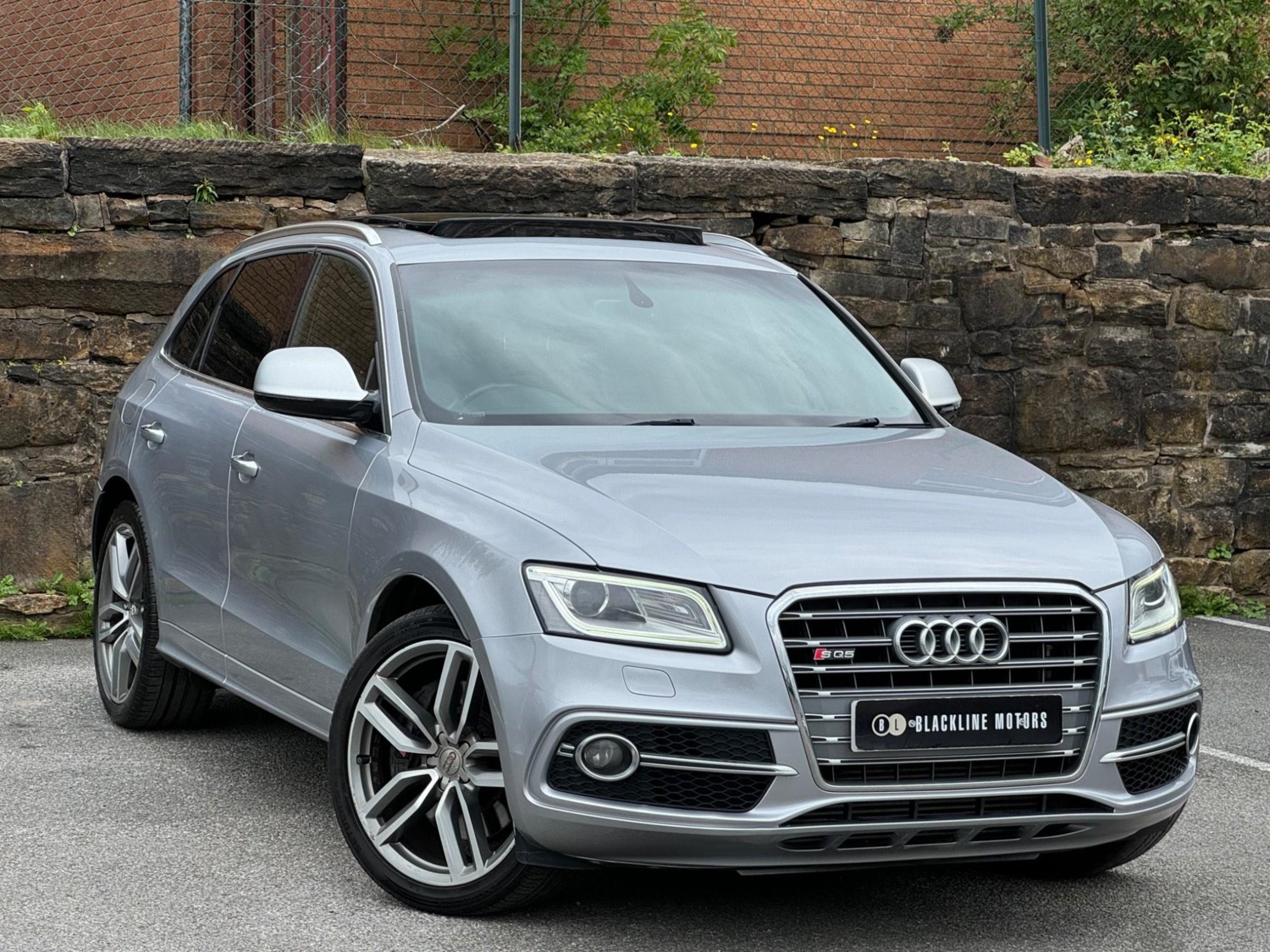 Audi SQ5 Listing Image