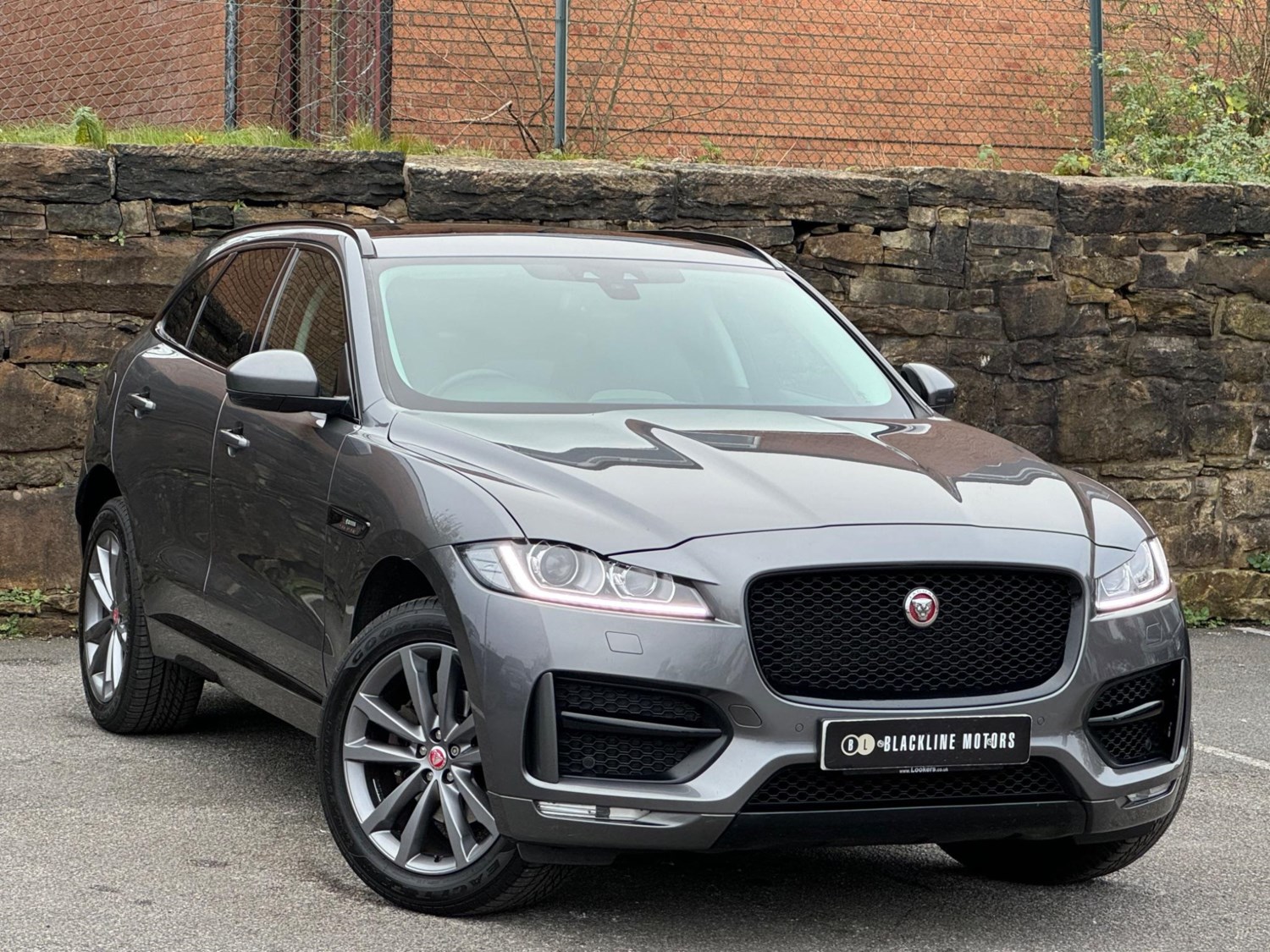 Jaguar F-PACE Listing Image