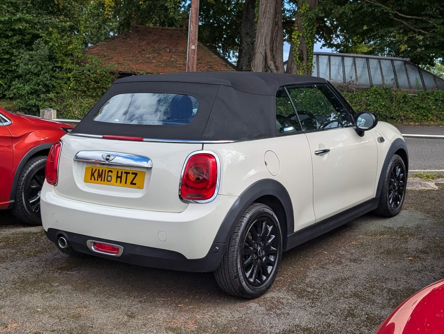 MINI Convertible Listing Image