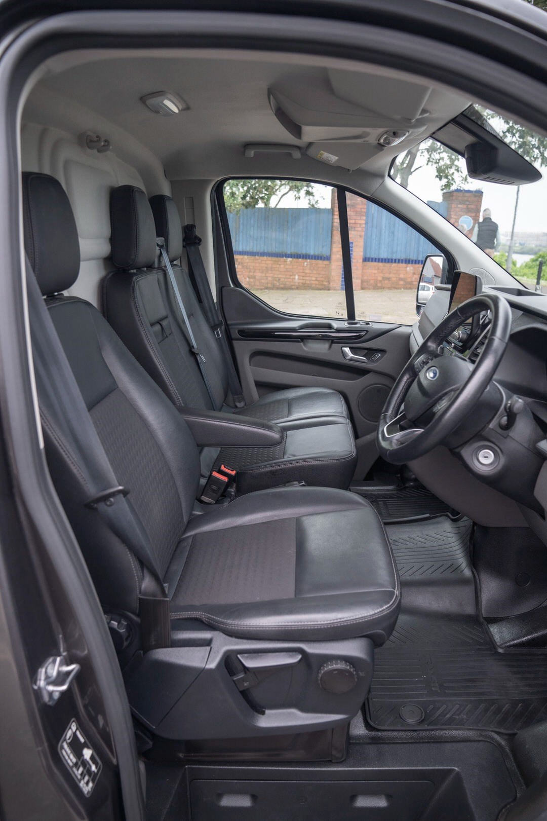 Ford Transit Custom Listing Image