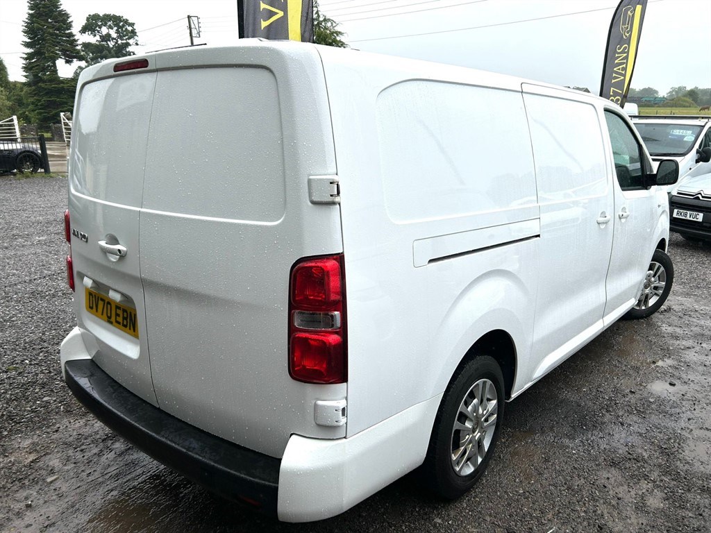 Vauxhall Vivaro Listing Image