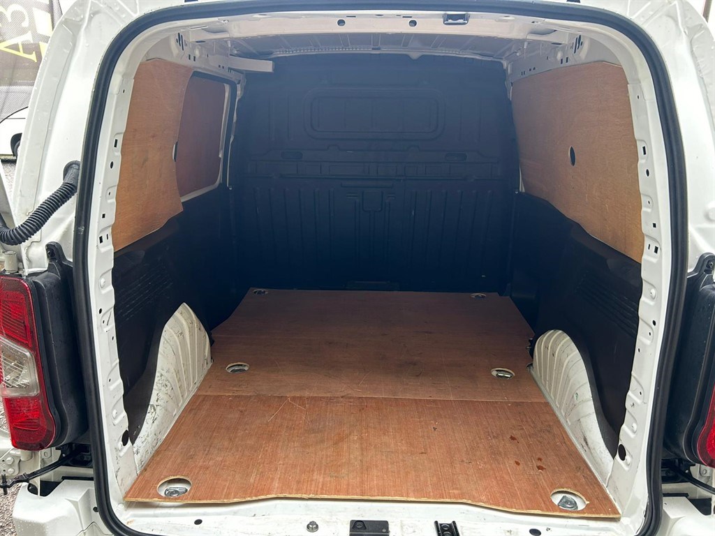 Vauxhall Combo Listing Image