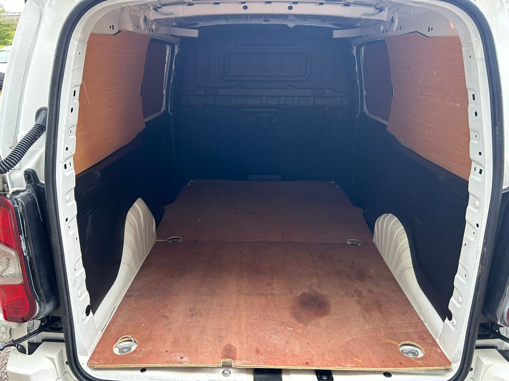 Vauxhall Combo Listing Image