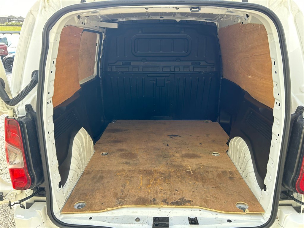 Vauxhall Combo Listing Image