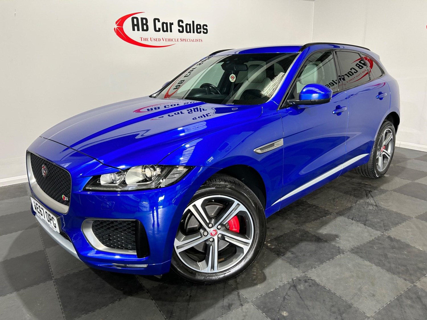 Jaguar F-PACE Listing Image