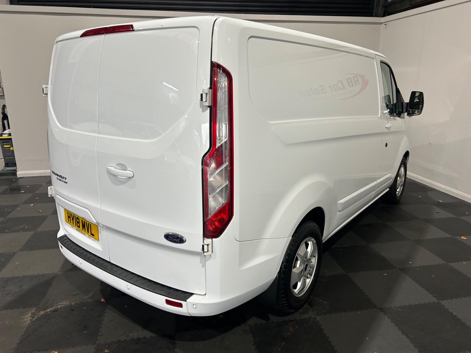 Ford Transit Custom Listing Image