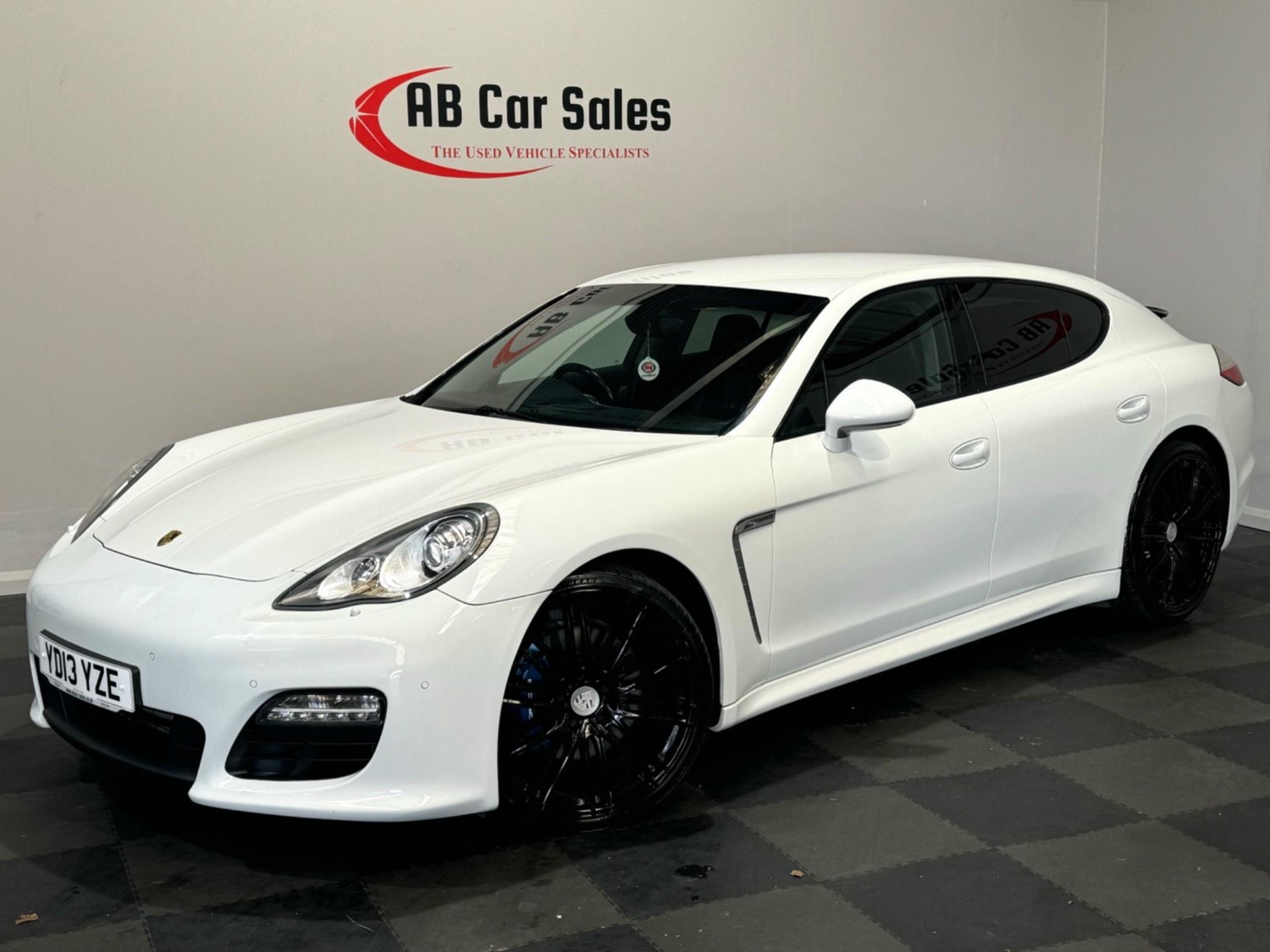 Porsche Panamera Listing Image