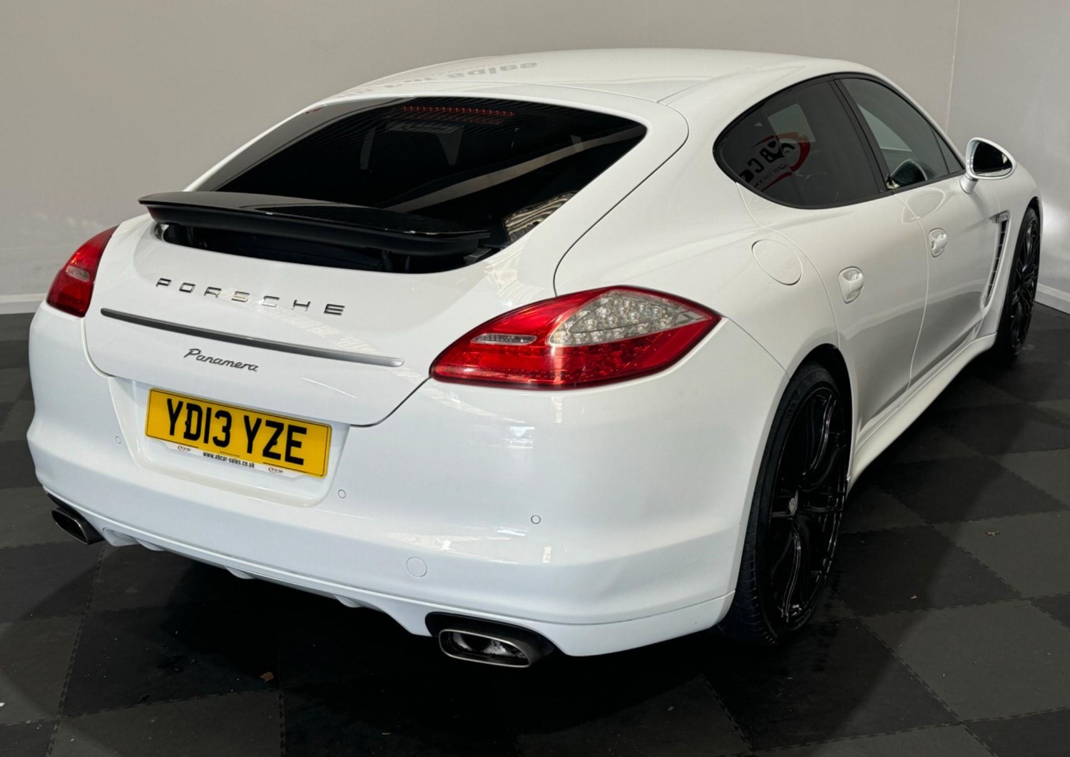 Porsche Panamera Listing Image