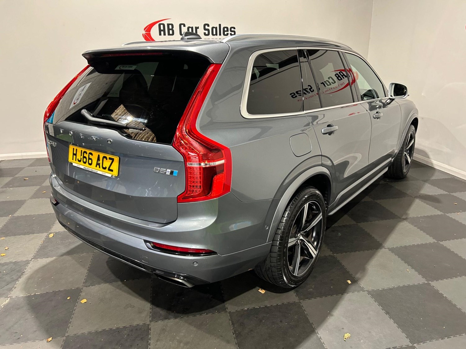 Volvo XC90 Listing Image