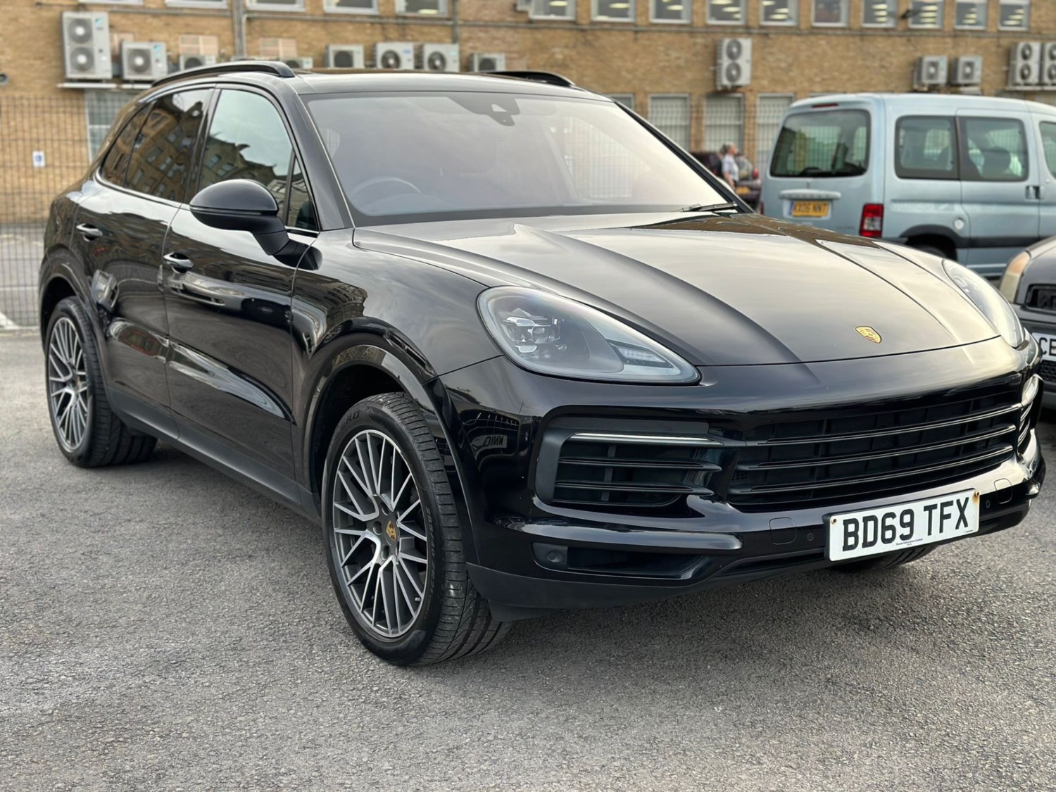 Porsche Cayenne Listing Image