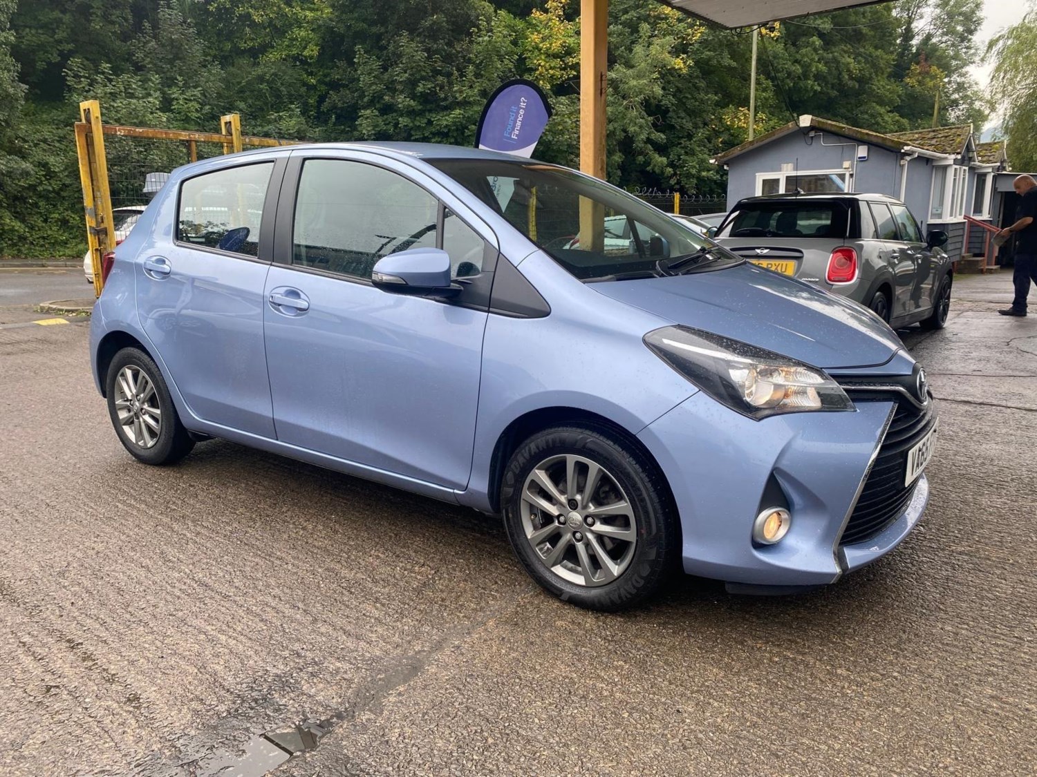 Toyota Yaris Listing Image