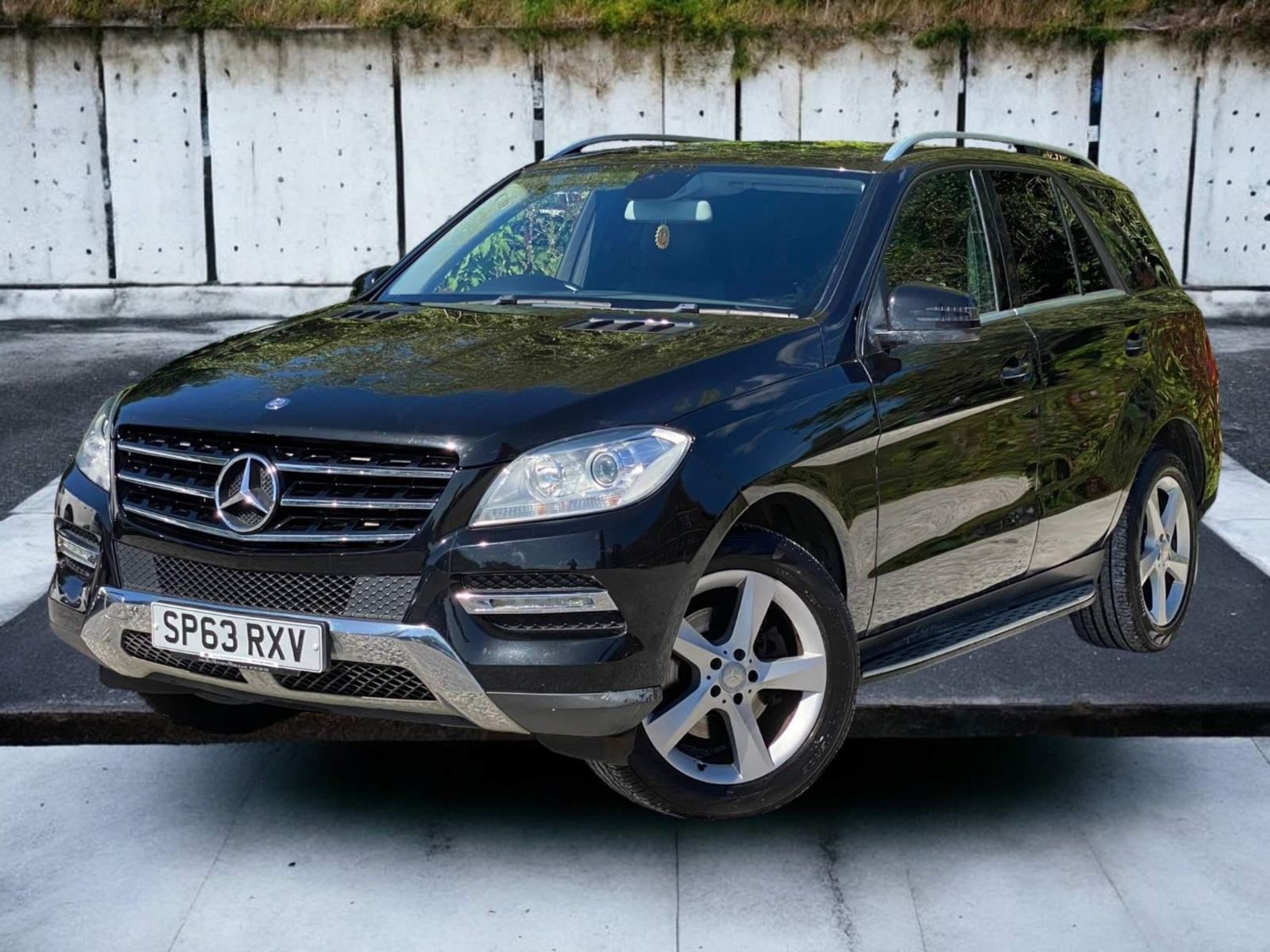 Mercedes-Benz M-Class Listing Image