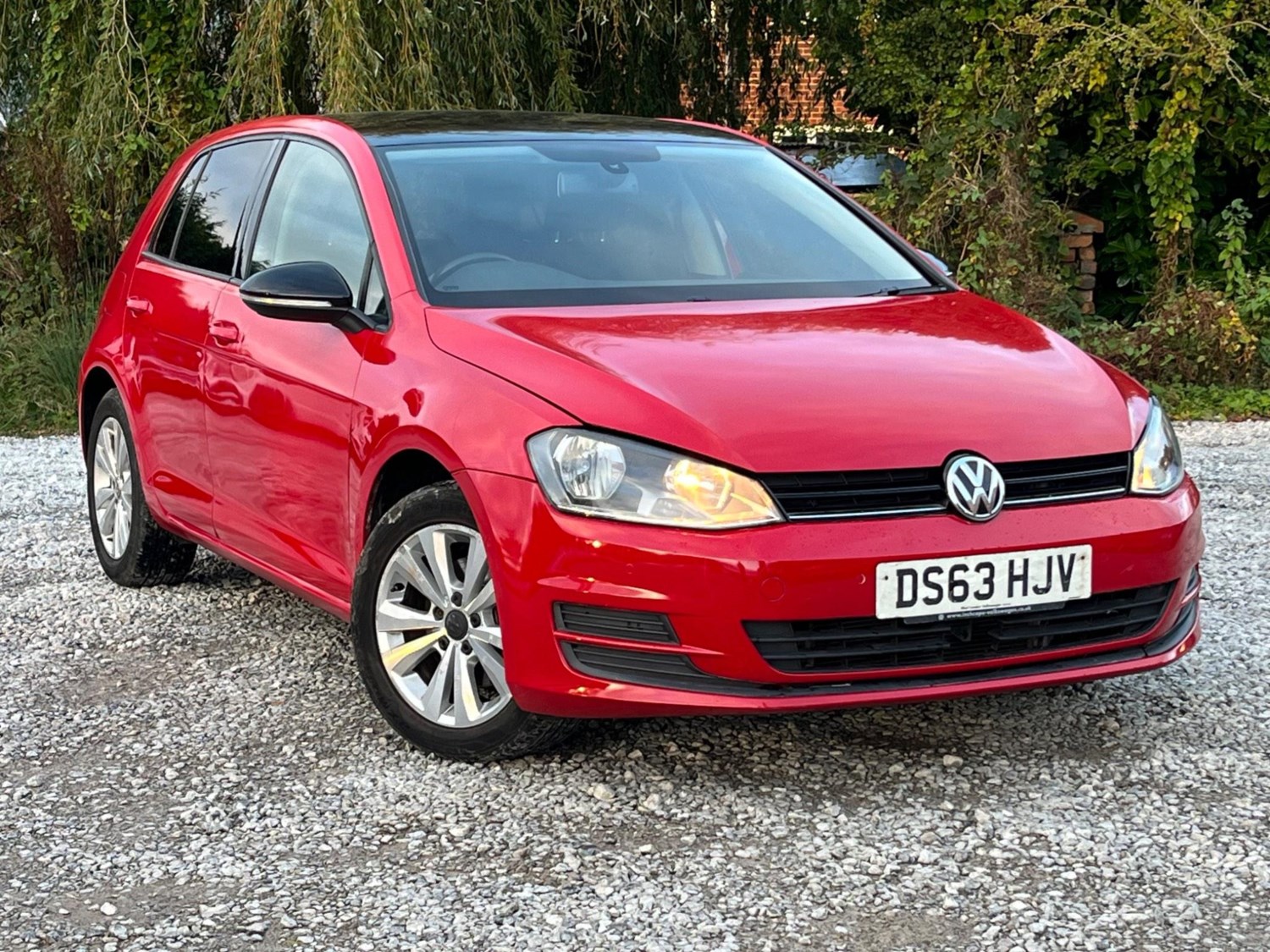 Volkswagen Golf Listing Image