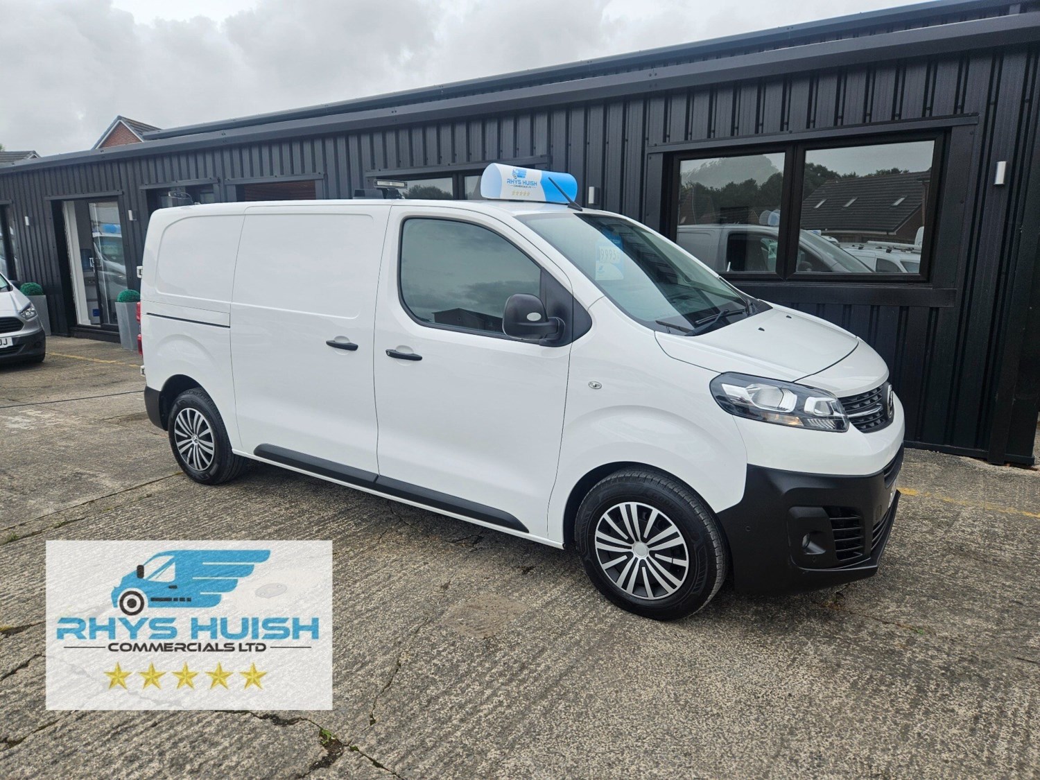 Vauxhall Vivaro Listing Image