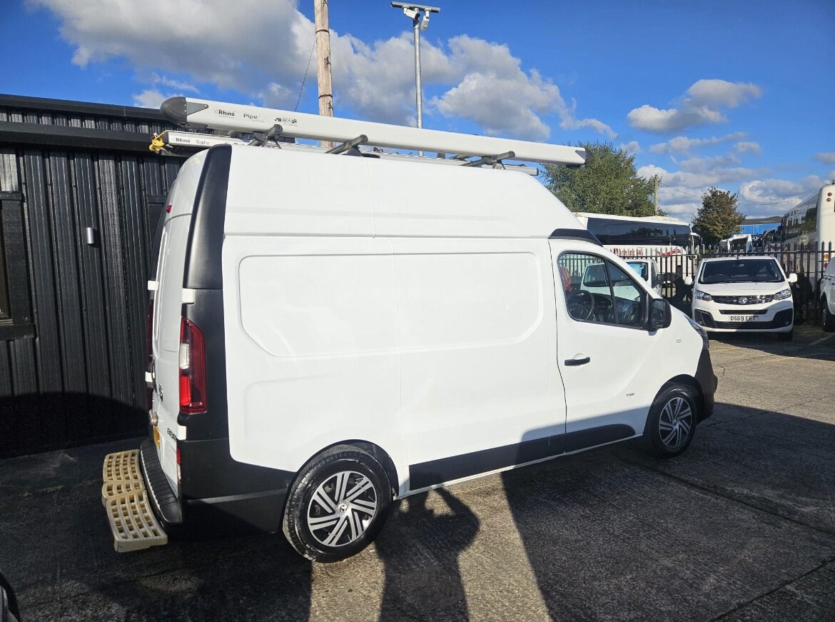 Vauxhall Vivaro Listing Image