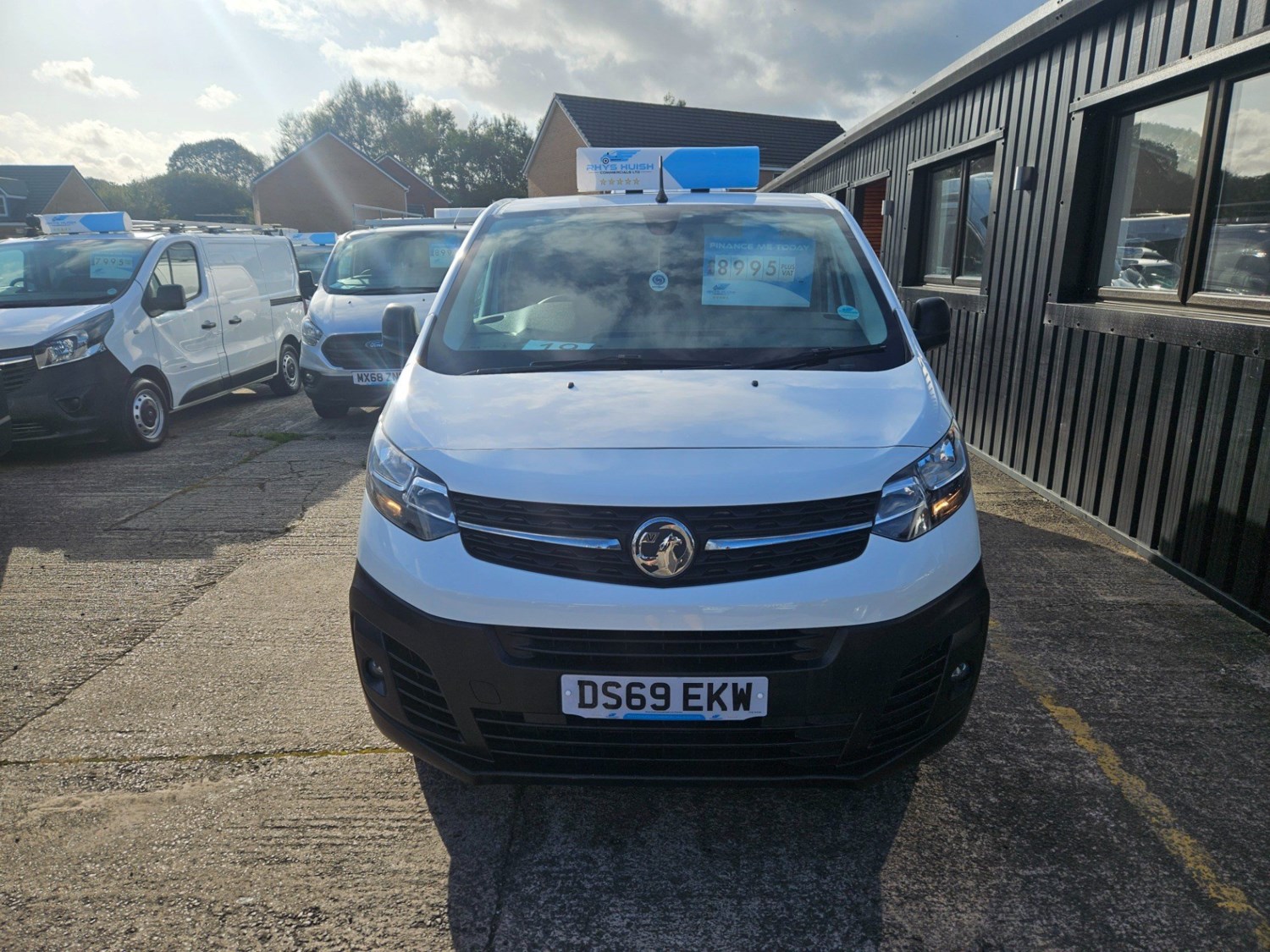 Vauxhall Vivaro Listing Image