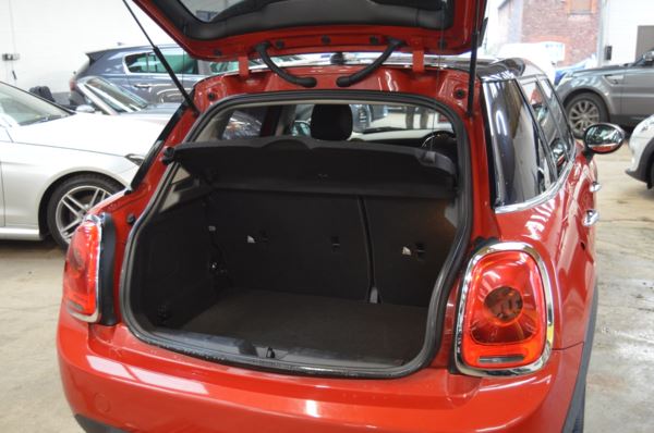 2015 (65) MINI HATCHBACK 1.5 Cooper 5dr Auto For Sale In Minehead, Somerset