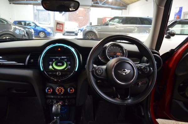 2015 (65) MINI HATCHBACK 1.5 Cooper 5dr Auto For Sale In Minehead, Somerset