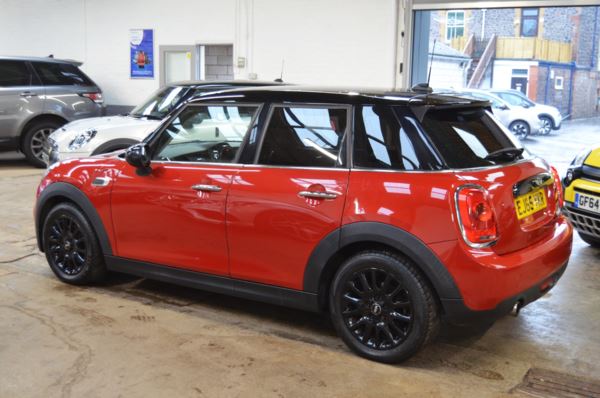 2015 (65) MINI HATCHBACK 1.5 Cooper 5dr Auto For Sale In Minehead, Somerset