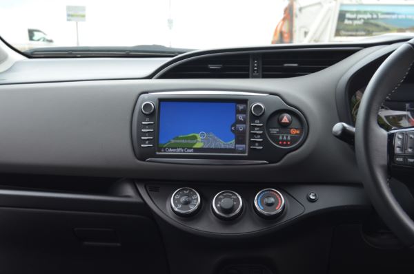 2018 (18) Toyota Yaris 1.5 VVT-i Icon Tech 5dr CVT For Sale In Minehead, Somerset