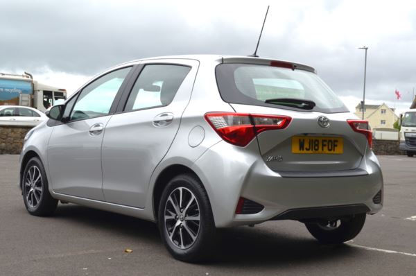 2018 (18) Toyota Yaris 1.5 VVT-i Icon Tech 5dr CVT For Sale In Minehead, Somerset