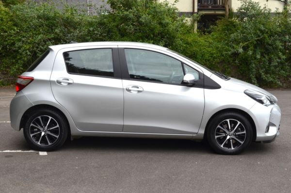 2018 (18) Toyota Yaris 1.5 VVT-i Icon Tech 5dr CVT For Sale In Minehead, Somerset