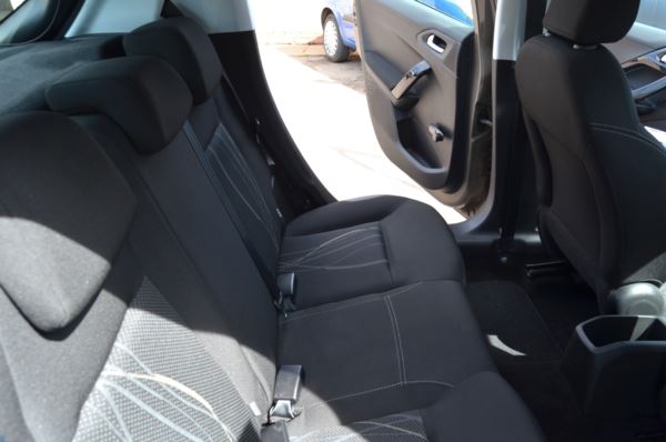 2015 (15) Peugeot 208 1.4 HDi Active 5dr For Sale In Minehead, Somerset
