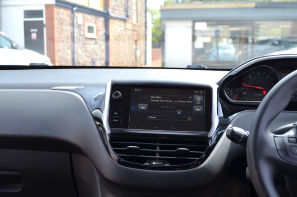 2015 (15) Peugeot 208 1.4 HDi Active 5dr For Sale In Minehead, Somerset