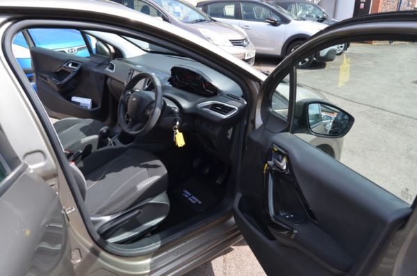2015 (15) Peugeot 208 1.4 HDi Active 5dr For Sale In Minehead, Somerset