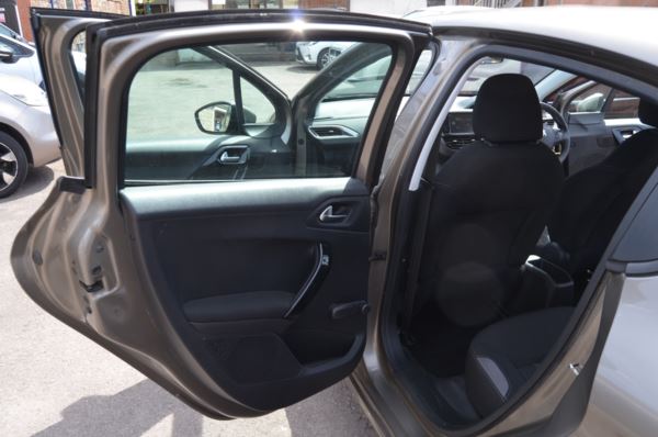 2015 (15) Peugeot 208 1.4 HDi Active 5dr For Sale In Minehead, Somerset