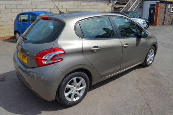 2015 (15) Peugeot 208 1.4 HDi Active 5dr For Sale In Minehead, Somerset