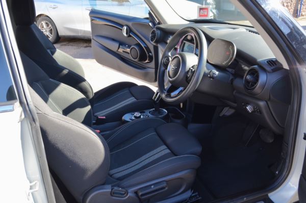 2021 (70) MINI HATCHBACK 135kW Cooper S Level 1 33kWh 3dr Auto For Sale In Minehead, Somerset