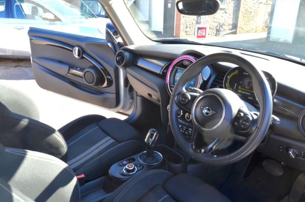 2021 (70) MINI HATCHBACK 135kW Cooper S Level 1 33kWh 3dr Auto For Sale In Minehead, Somerset