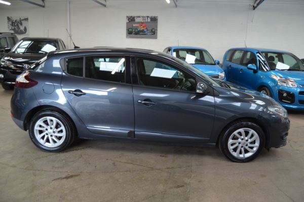 2015 (15) Renault Megane 1.5 dCi Dynamique TomTom Energy 5dr For Sale In Minehead, Somerset