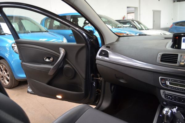 2015 (15) Renault Megane 1.5 dCi Dynamique TomTom Energy 5dr For Sale In Minehead, Somerset