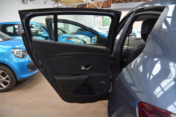 2015 (15) Renault Megane 1.5 dCi Dynamique TomTom Energy 5dr For Sale In Minehead, Somerset